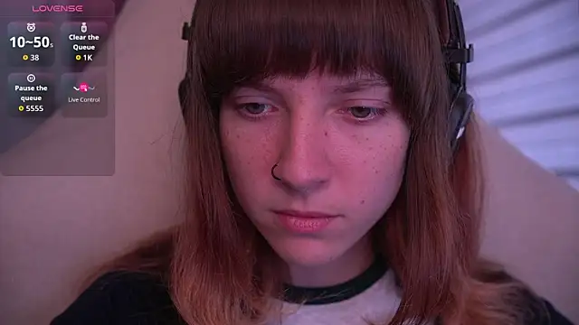 Snapshot of juliapie chatting on October 17, 7:44 am juliapie online show from October 17, 7:44 am