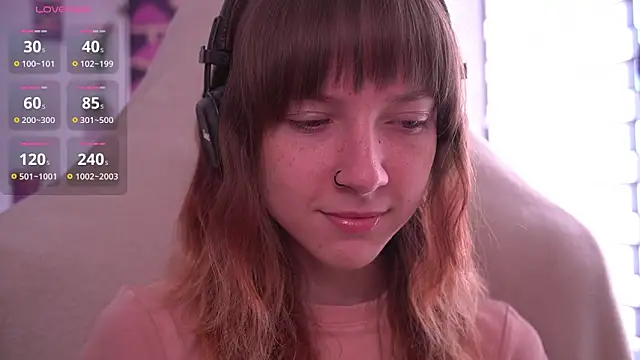 Snapshot of juliapie chatting on October 19, 7:31 am juliapie online show from October 19, 7:31 am