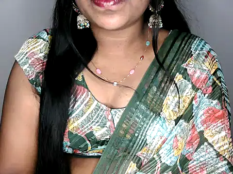 Snapshot of shila20 chatting on October 28, 8:33 pm shila20 online show from October 28, 8:33 pm