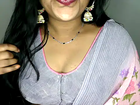 Snapshot of shila20 chatting on October 31, 5:25 pm shila20 online show from October 31, 5:25 pm