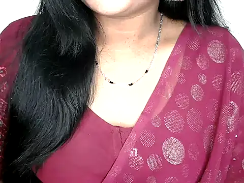 Snapshot of shila20 chatting on November 9, 3:32 pm shila20 online show from November 9, 3:32 pm