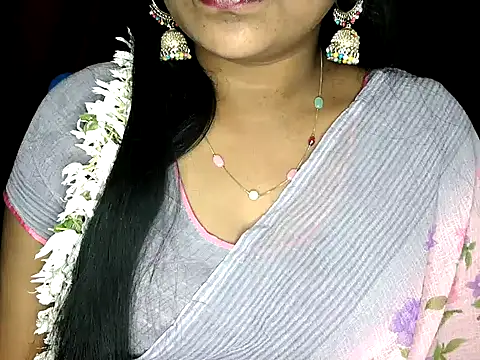 Snapshot of shila20 chatting on November 15, 6:44 am shila20 online show from November 15, 6:44 am