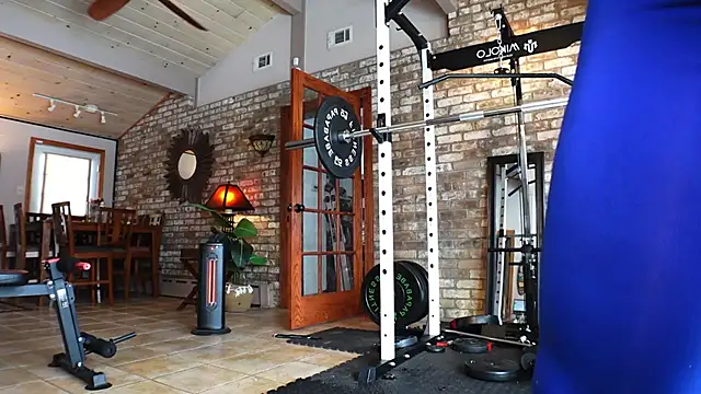 Snapshot of LushianaFitness chatting on January 6, 3:40 pm LushianaFitness online show from January 6, 3:40 pm