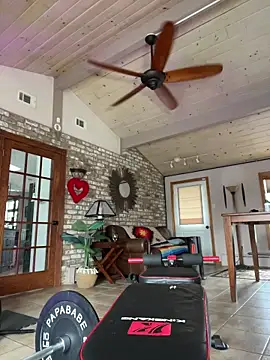 Snapshot of LushianaFitness chatting on November 12, 2:50 pm LushianaFitness online show from November 12, 2:50 pm