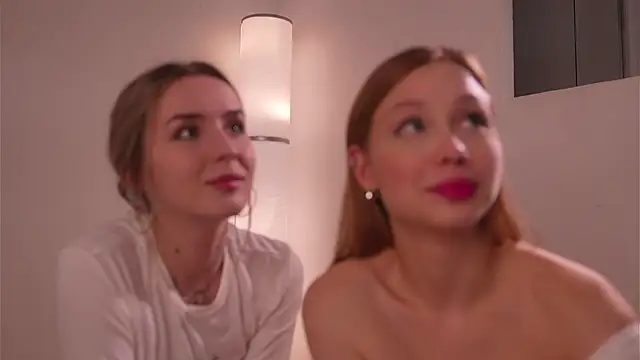 Snapshot of april_blush chatting on March 22, 10:59 pm april blush online show from March 22, 10:59 pm