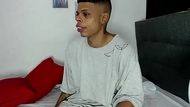 Snapshot of BrandonStond chatting on November 22, 3:16 am BrandonStond online show from November 22, 3:16 am