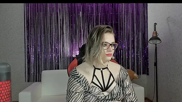 Seductive She Wolf online show from February 12, 2:14 am