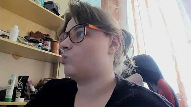 Snapshot of Seductive_She_Wolf chatting on May 11, 2:45 pm Seductive She Wolf online show from May 11, 2:45 pm