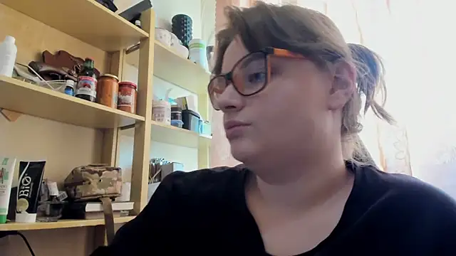 Snapshot of Seductive_She_Wolf chatting on May 11, 4:04 pm Seductive She Wolf online show from May 11, 4:04 pm