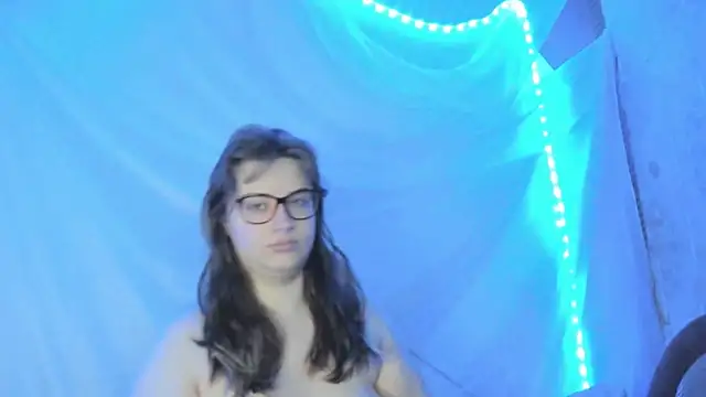 Snapshot of Seductive_She_Wolf chatting on May 17, 6:44 am Seductive She Wolf online show from May 17, 6:44 am