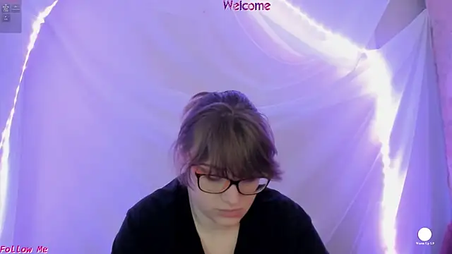 Snapshot of Seductive_She_Wolf chatting on June 2, 2:52 pm Seductive She Wolf online show from June 2, 2:52 pm