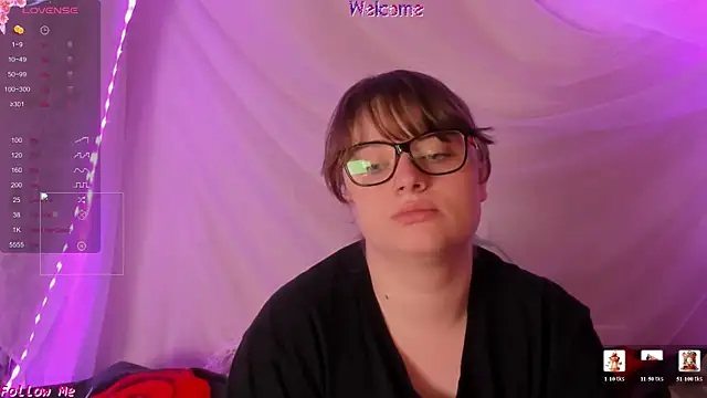 Snapshot of Seductive_She_Wolf chatting on June 3, 2:44 pm Seductive She Wolf online show from June 3, 2:44 pm