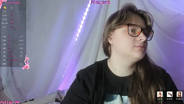 Snapshot of Seductive_She_Wolf chatting on June 27, 3:50 pm Seductive She Wolf online show from June 27, 3:50 pm
