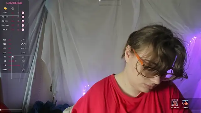Snapshot of Seductive_She_Wolf chatting on July 6, 3:03 pm Seductive She Wolf online show from July 6, 3:03 pm