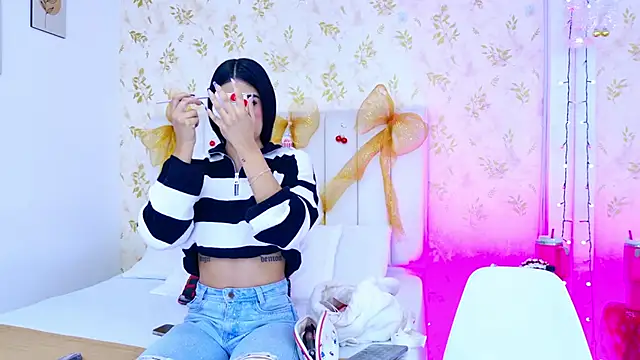 Mia-Monroe online show from November 29, 7:39 pm