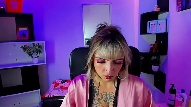 Samantha Smiith online show from July 9, 3:54 am