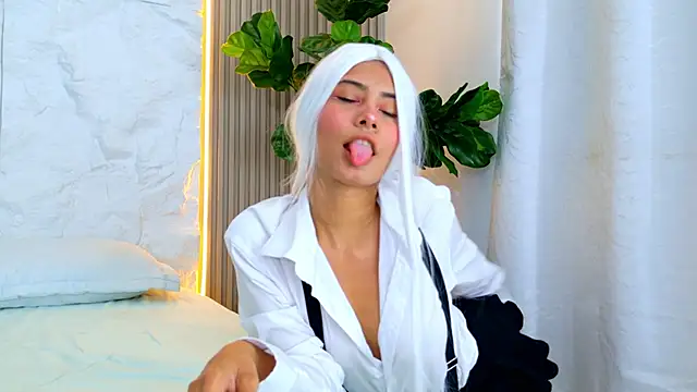 LaurenRodriiguez online show from May 29, 12:58 pm