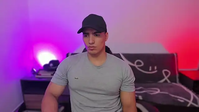 JamesGraay online show from April 29, 1:32 am