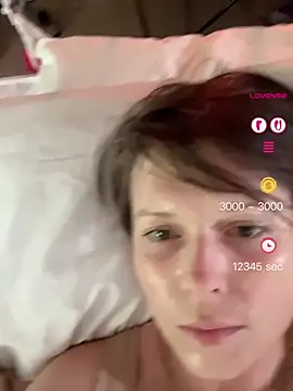 Snapshot of KatieBARBiE98 chatting on May 22, 12:00 pm KatieBARBiE98 online show from May 22, 12:00 pm