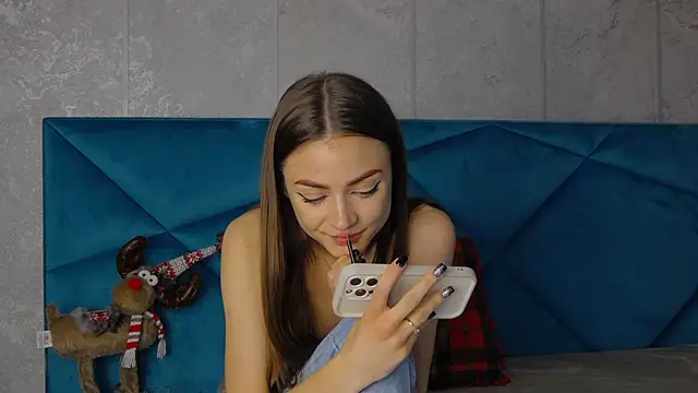 AlyseReuse online show from January 24, 12:42 am