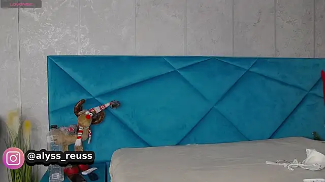 AlyseReuse online show from February 19, 6:00 pm