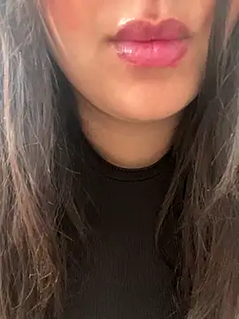 yassminsexy22 online show from September 25, 9:35 am