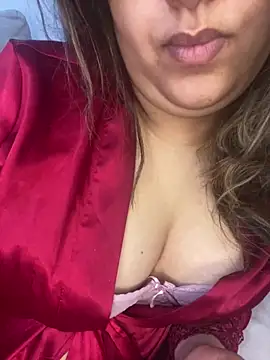 Snapshot of yassminsexy22 chatting on May 23, 1:59 pm yassminsexy22 online show from May 23, 1:59 pm