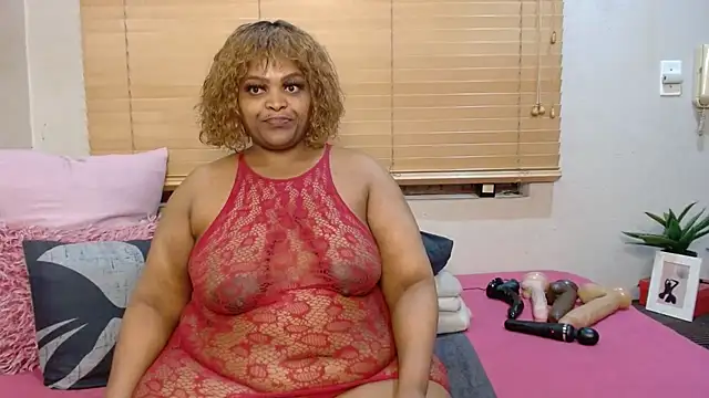 HotCurvyAssx38 online show from October 7, 3:58 am