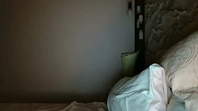 Snapshot of _CattrinaVegas_ chatting on November 22, 7:57 pm CattrinaVegas online show from November 22, 7:57 pm