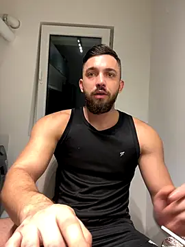 Snapshot of LoveIsBlind_ chatting on December 3, 2:58 am LoveIsBlind online show from December 3, 2:58 am