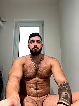 Snapshot of LoveIsBlind_ chatting on December 6, 7:43 am LoveIsBlind online show from December 6, 7:43 am