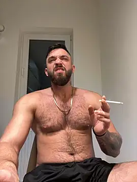 Snapshot of LoveIsBlind_ chatting on December 8, 4:25 am LoveIsBlind online show from December 8, 4:25 am