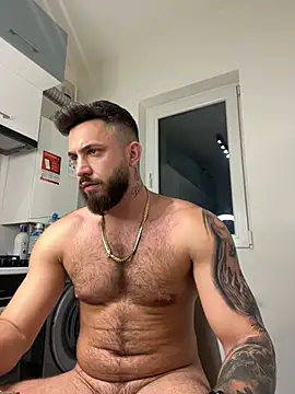 Snapshot of LoveIsBlind_ chatting on December 17, 12:34 am LoveIsBlind online show from December 17, 12:34 am