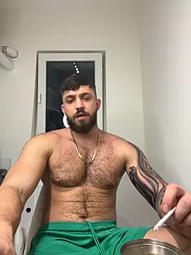 Snapshot of LoveIsBlind_ chatting on December 19, 8:55 pm LoveIsBlind online show from December 19, 8:55 pm