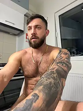 Snapshot of LoveIsBlind_ chatting on December 21, 12:09 am LoveIsBlind online show from December 21, 12:09 am