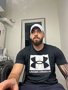 Snapshot of LoveIsBlind_ chatting on December 22, 8:03 pm LoveIsBlind online show from December 22, 8:03 pm