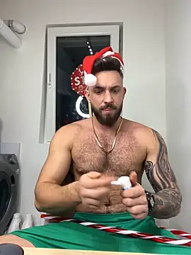 Snapshot of LoveIsBlind_ chatting on December 24, 7:22 pm LoveIsBlind online show from December 24, 7:22 pm