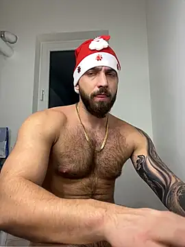 Snapshot of LoveIsBlind_ chatting on December 29, 9:52 pm LoveIsBlind online show from December 29, 9:52 pm