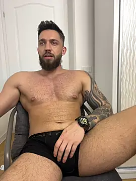 Snapshot of LoveIsBlind_ chatting on September 12, 9:15 pm LoveIsBlind online show from September 12, 9:15 pm