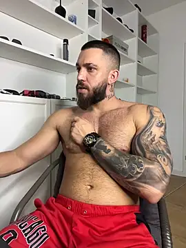 Snapshot of LoveIsBlind_ chatting on September 22, 3:36 pm LoveIsBlind online show from September 22, 3:36 pm