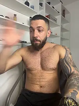 Snapshot of LoveIsBlind_ chatting on September 23, 3:53 am LoveIsBlind online show from September 23, 3:53 am