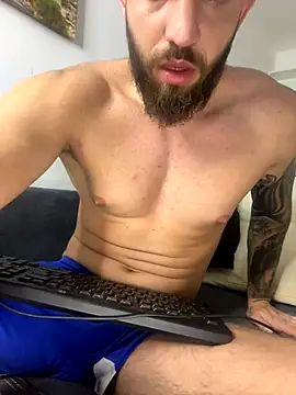 Snapshot of LoveIsBlind_ chatting on September 28, 3:23 am LoveIsBlind online show from September 28, 3:23 am