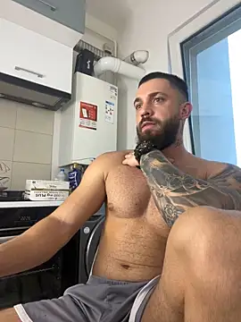 Snapshot of LoveIsBlind_ chatting on October 8, 2:47 pm LoveIsBlind online show from October 8, 2:47 pm