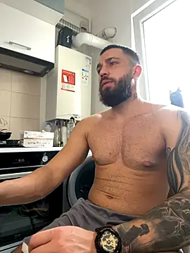 Snapshot of LoveIsBlind_ chatting on October 9, 8:23 am LoveIsBlind online show from October 9, 8:23 am