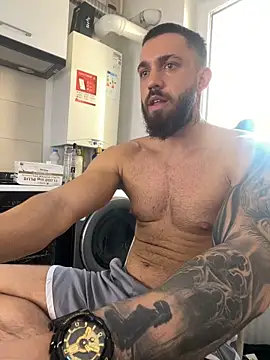 Snapshot of LoveIsBlind_ chatting on October 10, 4:55 am LoveIsBlind online show from October 10, 4:55 am