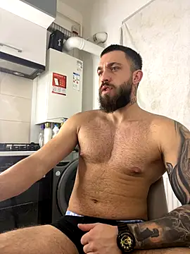 Snapshot of LoveIsBlind_ chatting on October 15, 4:45 am LoveIsBlind online show from October 15, 4:45 am