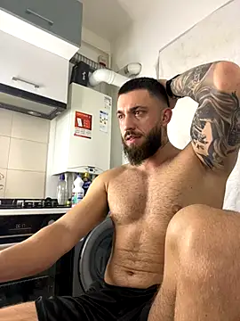 Snapshot of LoveIsBlind_ chatting on October 16, 3:18 am LoveIsBlind online show from October 16, 3:18 am