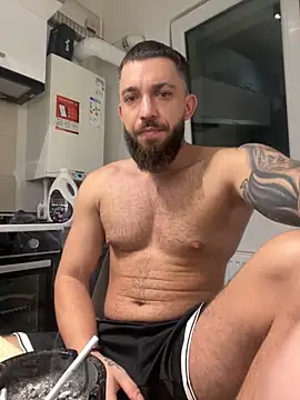 Snapshot of LoveIsBlind_ chatting on October 19, 2:45 am LoveIsBlind online show from October 19, 2:45 am