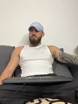 Snapshot of LoveIsBlind_ chatting on October 30, 7:47 pm LoveIsBlind online show from October 30, 7:47 pm