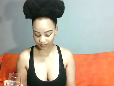 Snapshot of SmallSlut5 chatting on November 25, 1:27 am SmallSlut5 online show from November 25, 1:27 am